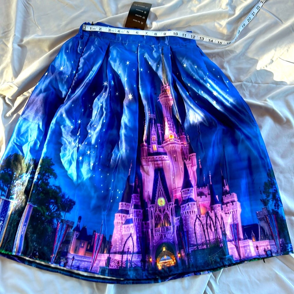 WDW castle skirt sz small